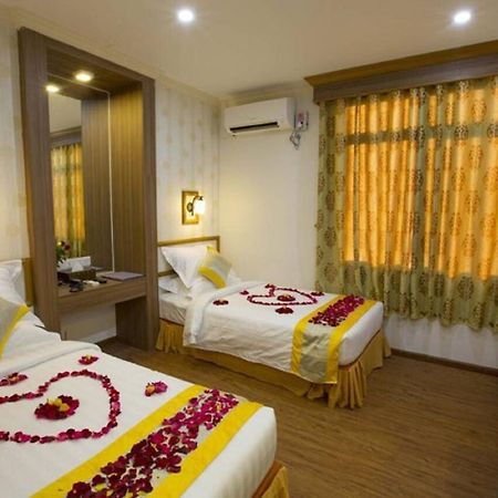 Orient Hotel Мандалай Екстер'єр фото