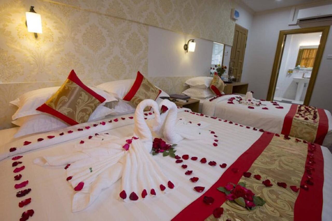 Orient Hotel Мандалай Екстер'єр фото