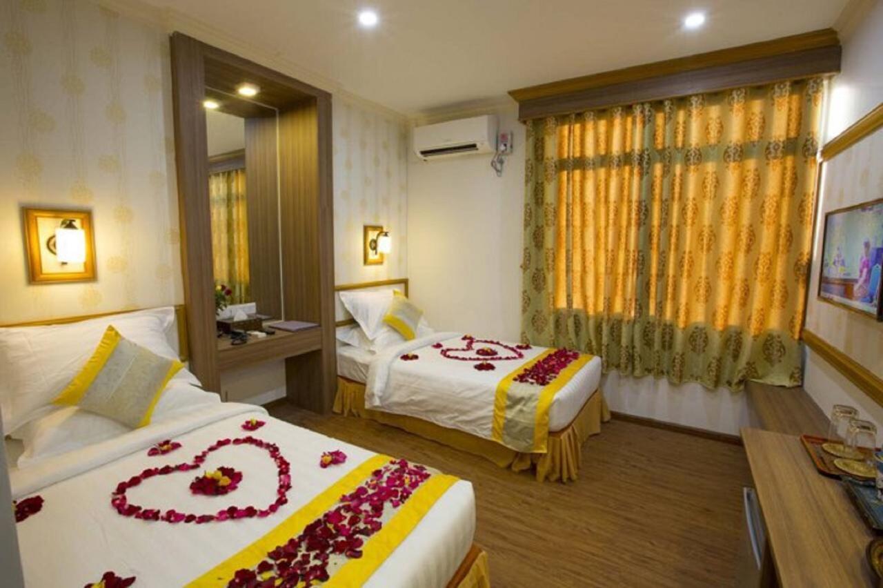 Orient Hotel Мандалай Екстер'єр фото